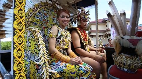 Pakaian Adat Kalimantan Timur Lengkap Info Area