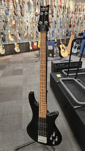 Gear Hunter Schecter Diamond Series Bass