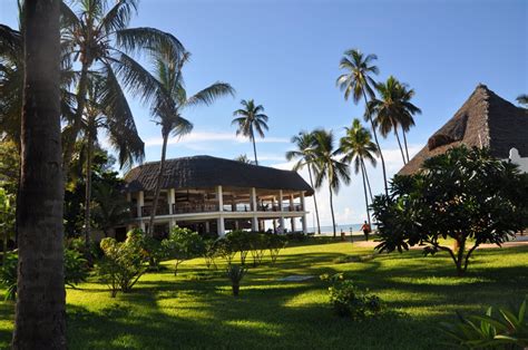 Jardin Avec Vue Sur Le Re Nungwi Beach Resort By Turaco Nungwi