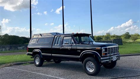 Freshly Restored 1983 Ford F 250 Is A Real Looker Ford Trucks