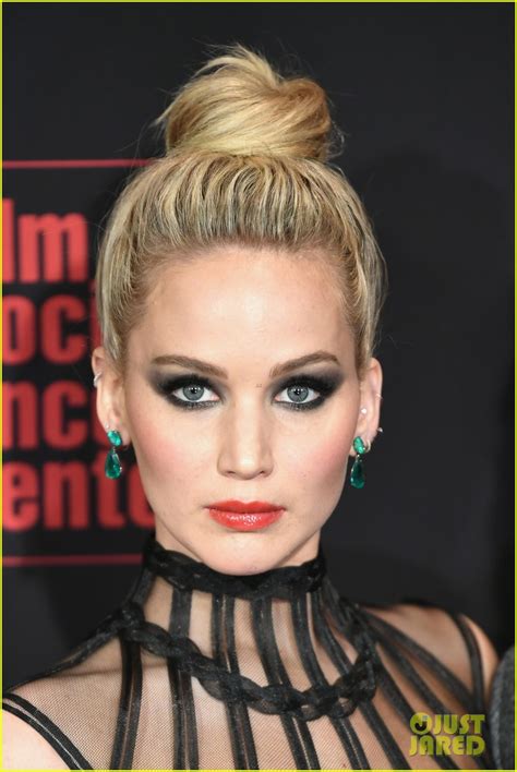 Jennifer Lawrence Stuns At Red Sparrow Nyc Premiere With Fierce Eye Makeup Photo 4039503