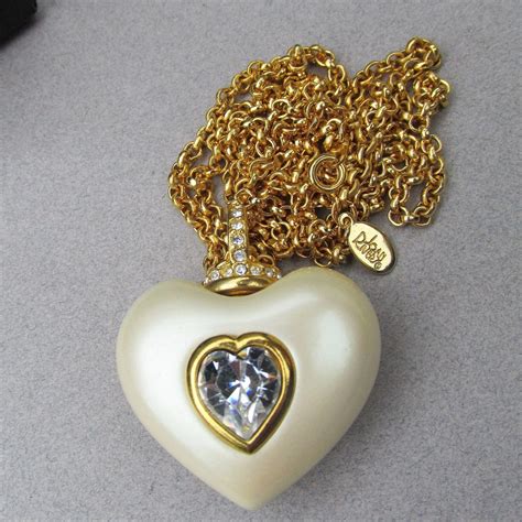 1990s Joan Rivers Puffy Faux Pearl Rhinestone HEART Necklace