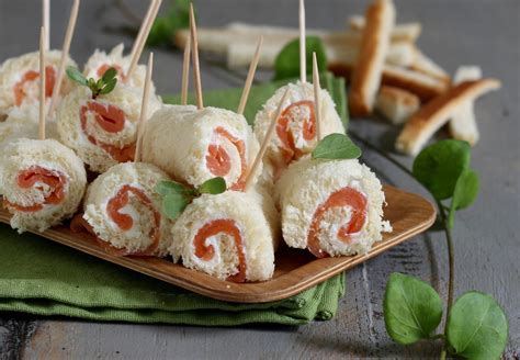 Rotolini Di Pan Carr Con Salmone Buonissimi E Si Preparano In Un Attimo