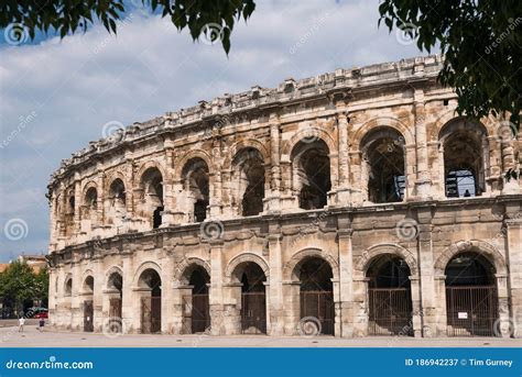 El Anfiteatro De Nimes France Fotografía Editorial Imagen De Ciudad