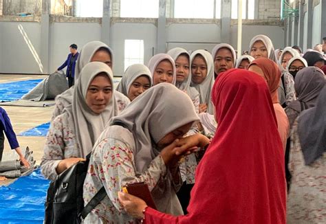 Siswa Kelas Xii Smk Mugas Doa Bersama Sukses Psaj Tabloid Mata Hati