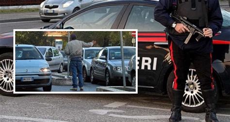 Blitz Dei Carabinieri Arrestati 35 Parcheggiatori Abusivi Il