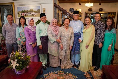 Singaporean Minister Dr Maliki Bin Osman Visits Brunei for Hari Raya ...