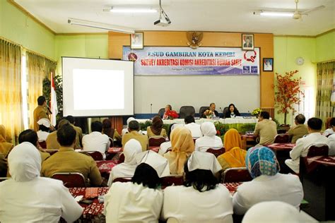 SURVEI AKREDITASI RUMAH SAKIT VERSI 2012 RSUD Gambiran Kota Kediri