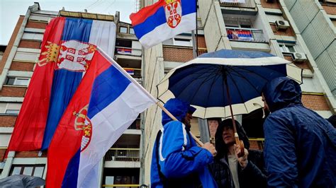 Dnevno Rse Protesti Na Sjeveru Kosova Izabran Nasljednik Le Pen