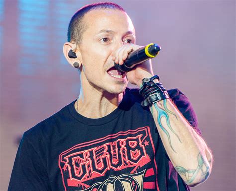 Chester Bennington Musicians Famous Fans React To Linkin Park Singer