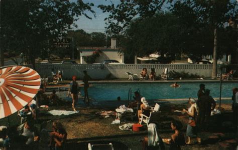 Swimming Pool, Casa de Palmas Hotel McAllen, TX Postcard