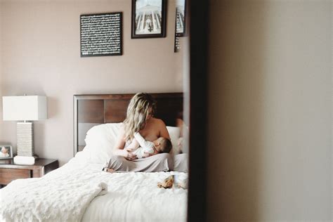 Lifestyle Breastfeeding Photography Session With Amanda Surkin