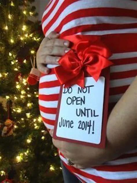 50 Creative Christmas Maternity Photoshoot Ideas And Outfits 2024