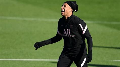 Kylian Mbappe Beri Sinyal Bertahan Di Psg Bolaskor