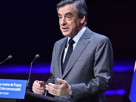 Costumes de François Fillon il n aurait pas rendu les bons Closer