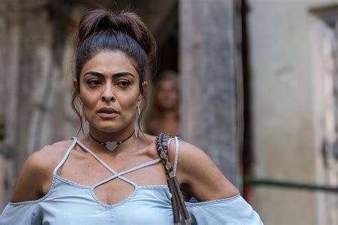 Foto Bibi Juliana Paes Usa Uma Falsa Barriga De Gestante Para Levar