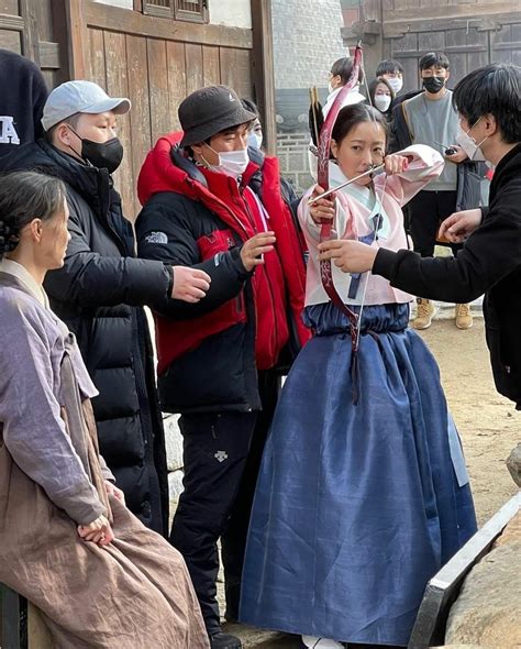 Tomorrow 2022 내일 한국 전통 의상 한국 전통 의상