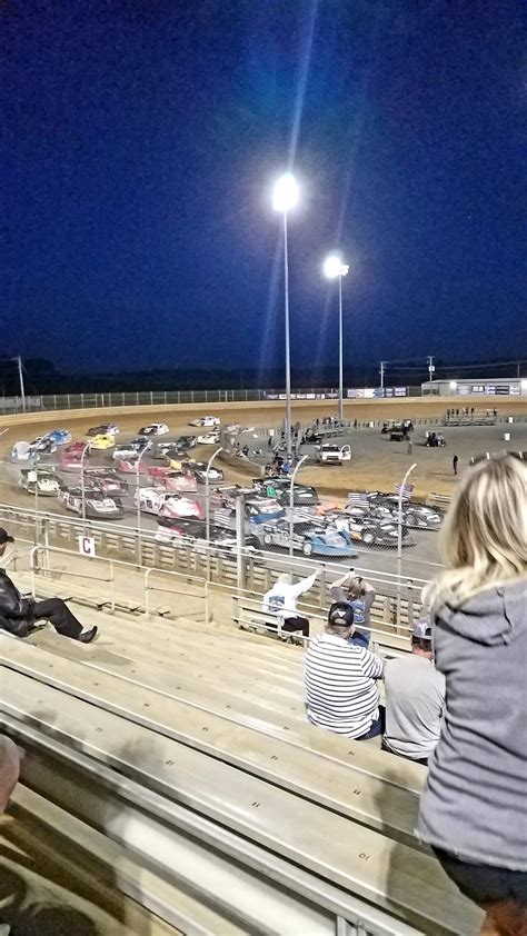 4 Wide Salute From The Ultimate Super Late Models At Virginia Motor