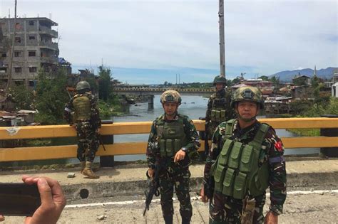 Military Officials Finally Cross Marawi Bridges Retaken From Maute