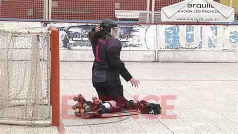 Se Desarrolla Un Torneo De Hockey Sobre Patines En Recreativo Y Rowing