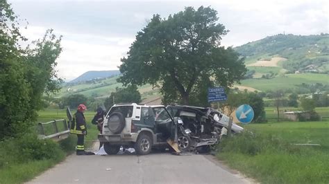 Incidente Tra Tolentino E San Severino Un Morto E Un Ferito Grave