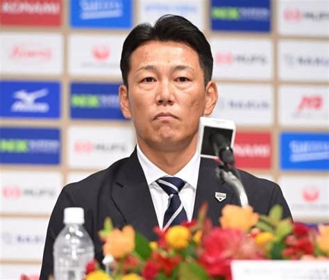 侍ジャパン・井端弘和新監督が就任会見 U 15兼任も発表、任期は24年のプレミア12 Spread