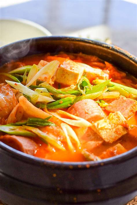 10 Minute Kimchi Jjigae Korean Kimchi Stew Yejis Kitchen Stories