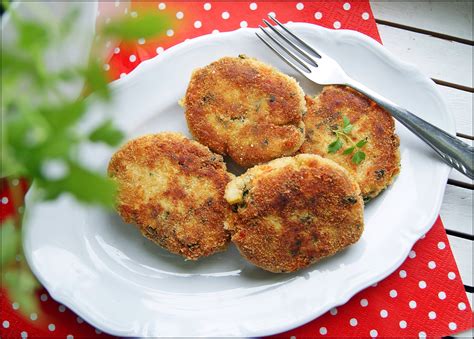 Kotlety Ziemniaczane Z Dorszem I Szpinakiem Przepis Przyslijprzepis Pl