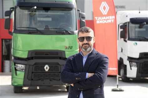 Renas Lojistik filosuna 12 adet Renault Trucks T520 çekici kattı