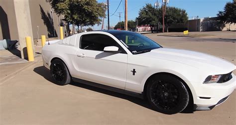 Video: 2012 Ford Mustang V6 Review - Mustang Specs