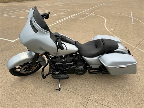 2023 Harley Davidson® Street Glide® Special Atlas Silver Metallic