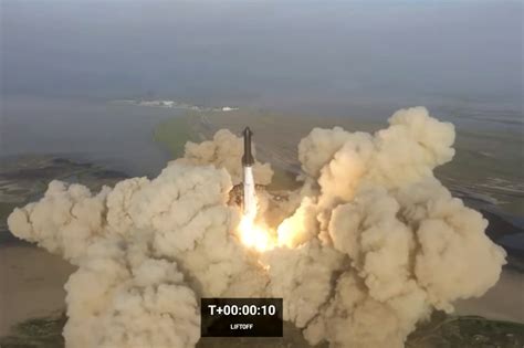 Elon Musks Spacex Starship Explodes During Test Flight