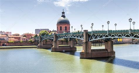 Toulouse Bridge Saint Pierre Bridge In Toulouse — Stock Photo