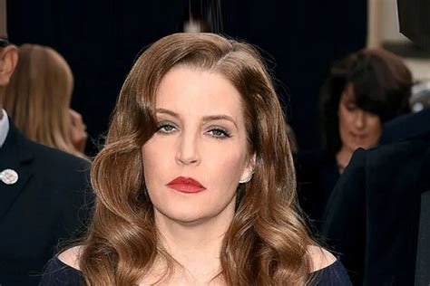 Lisa Marie Presley Hija De Elvis Presley Muere De Un Paro Card Aco