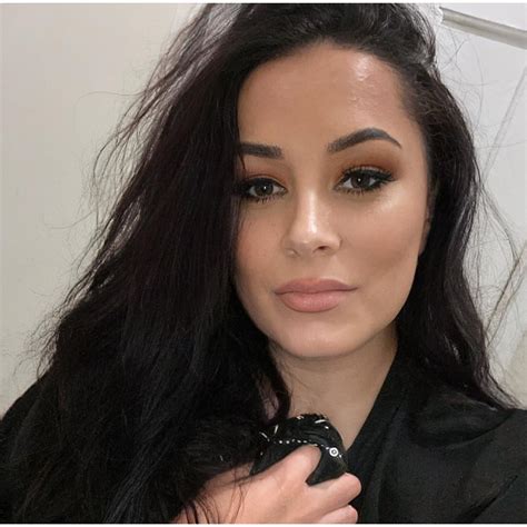 🚨LIVE: Major Blaze Engulfs HGV Trailers in Bradford A massive fire has