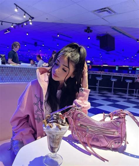 Pin By M Rt On M Pretty Latinas Latina Girl Pretty Brunette