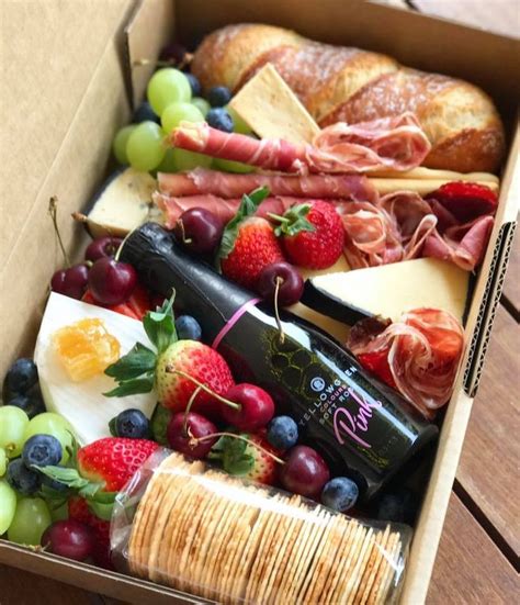 Graze Gourmet Platter Co Bubbles An Dbrie Grazing Box T Picnic