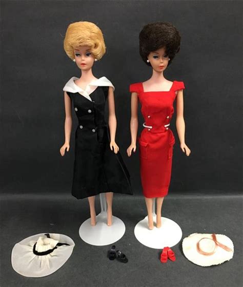 Lot Bubblecut Barbies Brunette Dressed In Sheath Sensation Missing Gloves With