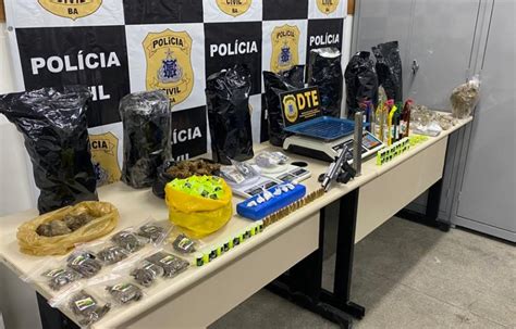 Polícia Civil Fecha Ponto De Venda De Droga Em Feira E Apreende Vasta Quantia De Entorpecente