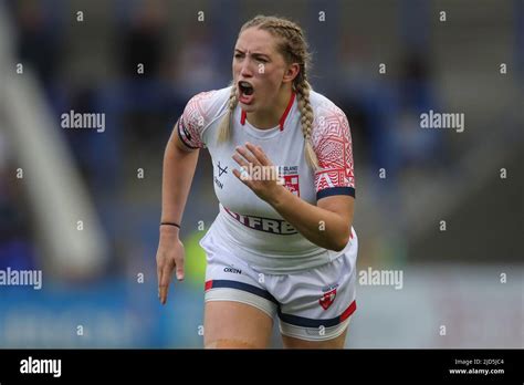 Caroline Collie 5 Of The England Women National Rugby League Team