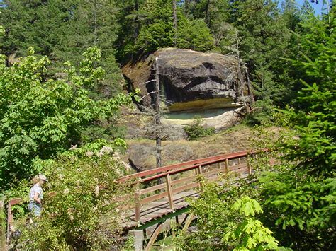 Oregons Trails Wolf Creek Falls