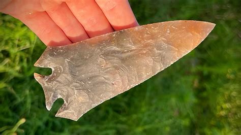 Flint Knapping An Arrowhead From RAW COASTAL CHERT Making A Clay Point