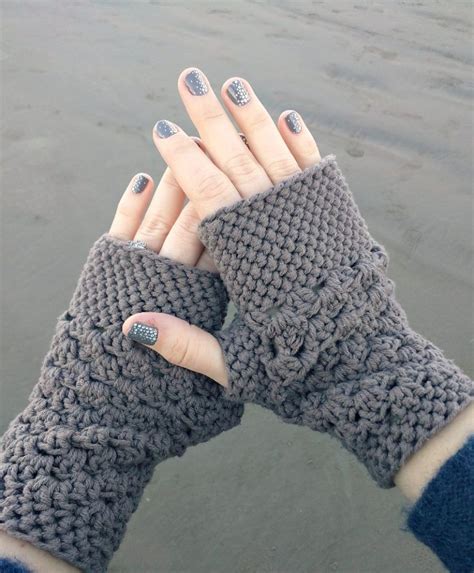 15 Easy Crochet Mitten Patterns Even Beginners Can Make Dabbles