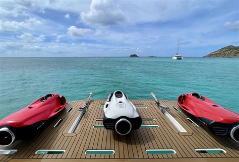 LUXURY WATER TOYS RENTAL FUNSEAKER Boat Charter St Martin Anguilla