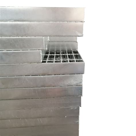 Wholesale Stainless Hot Dip Galvanized Standard Prices Size Weight Kg M Plain Style Metal Grid
