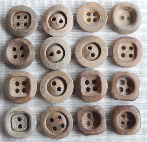 Petits Boutons Vintages En Bois Naturel De Mm Etsy