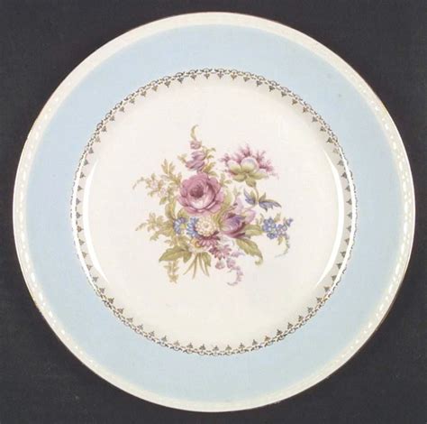 Eggshell Georgian Chateau Dinner Plate By Homer Laughlin S And S