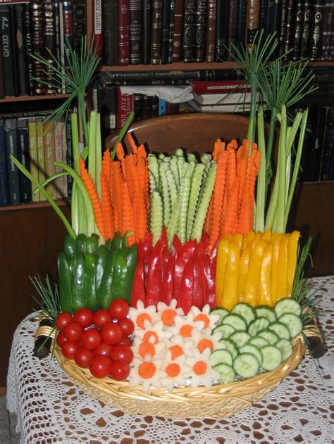 Pin By Amber Earl On Food Displays Trays Vegetable Platter