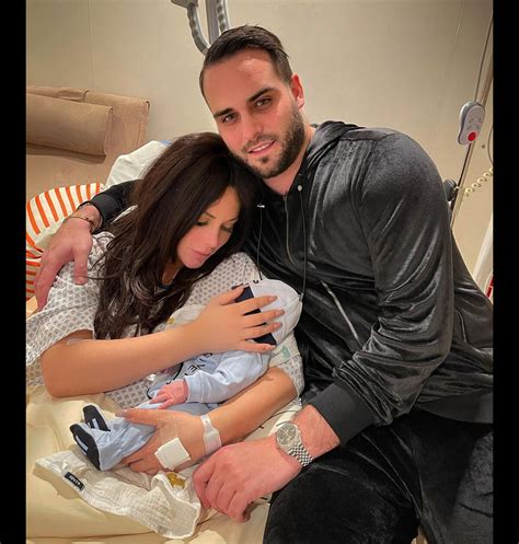 Photo Nikola Lozina Et Laura Lempika Annonce La Naissance De Zlatan