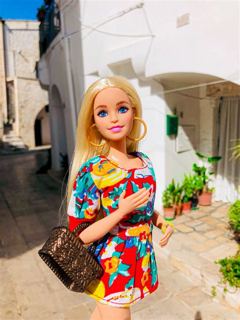 Cosa Vedere A Sammichele Di Bari Bari Barbie In Town Gira La